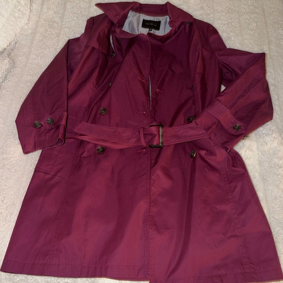 Banana Republic Burgundy Trench Coat - Picture 3 of 5